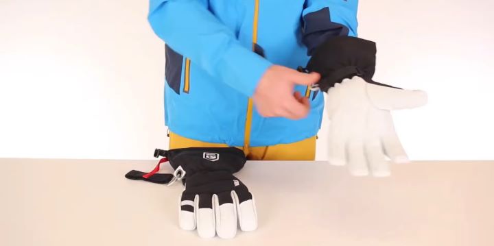 Review - Ski Glove 2