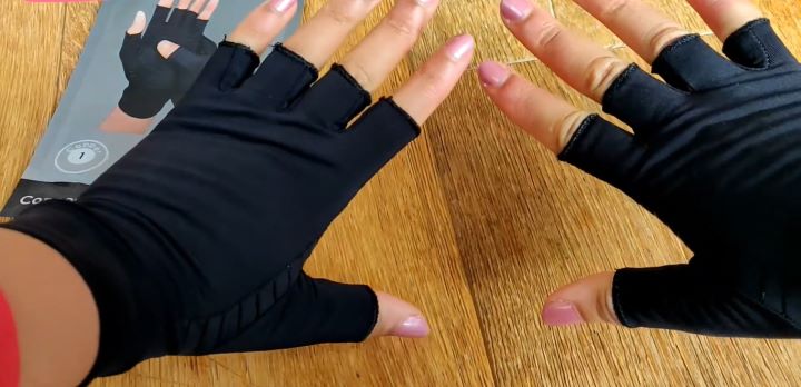 Review - Compression Glove 1