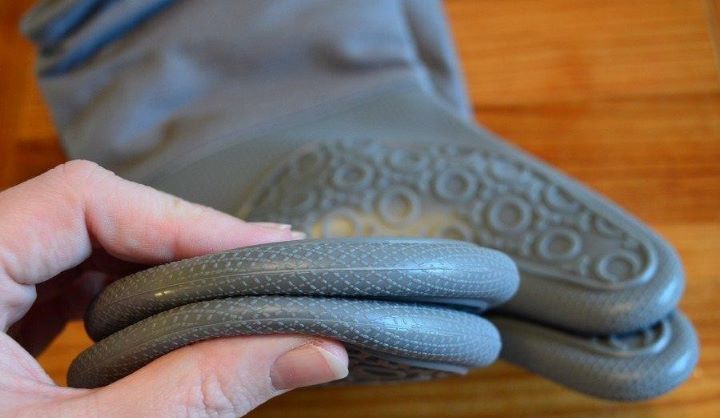 Validating how durable and protective the oven mitts reviews
